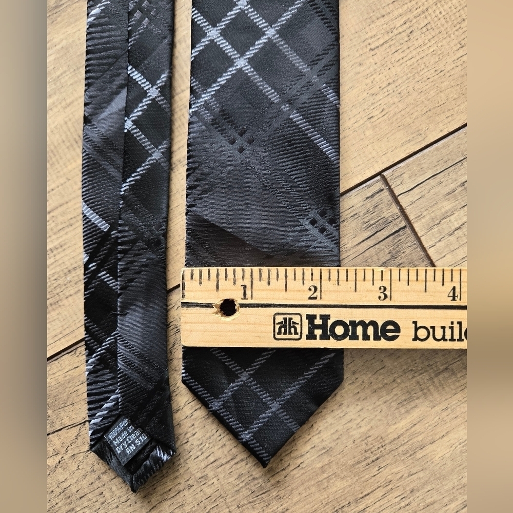 JF J. Ferrar Mens Black And Grey Polyester Tie - Picture 8 of 8